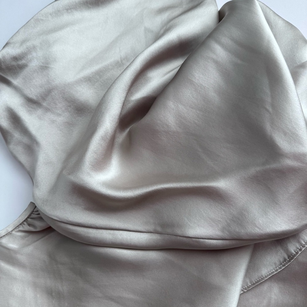 Acrobat Women's Silver 100% silk Blouse sz S - Picture 7 of 8